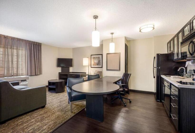 Estudio Estàndard, Sonesta Simply Suites Boston Burlington