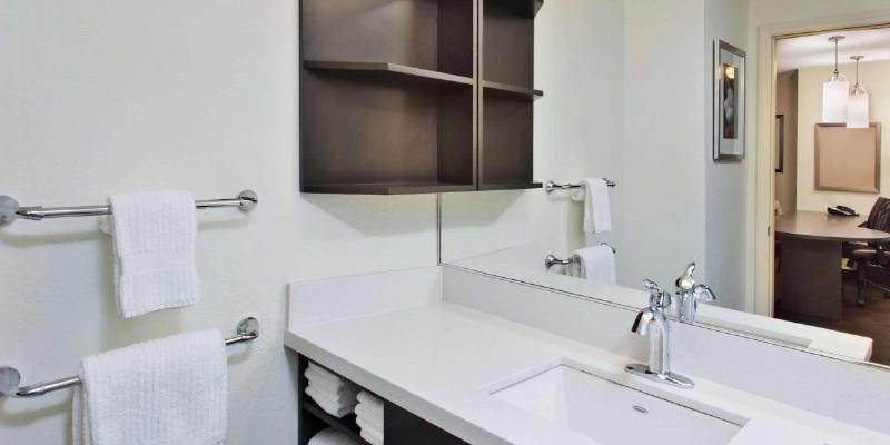 سوئیت برای معلولان, Sonesta Simply Suites Detroit Ann Arbor