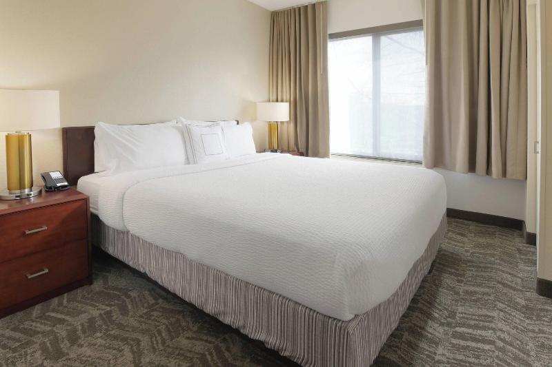 Suite Lit King, Springhill Suites Dallas Addison/quorum Drive