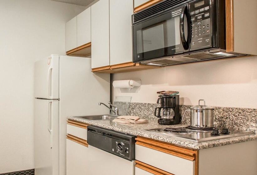سوییت, Birch Hill Suites Columbia