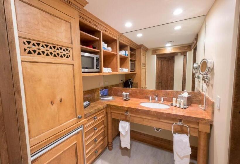 اتاق استاندارد با تخت بزرگ, The Chateaux Deer Valley