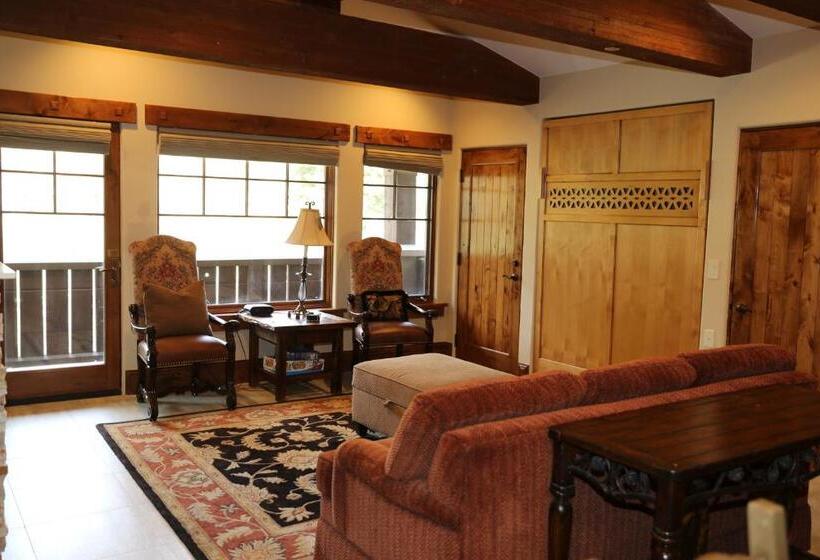 Suite Queen Bed, The Chateaux Deer Valley