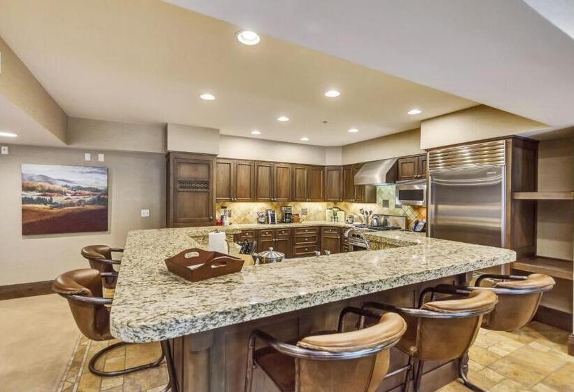 3 Bedroom Suite, The Chateaux Deer Valley