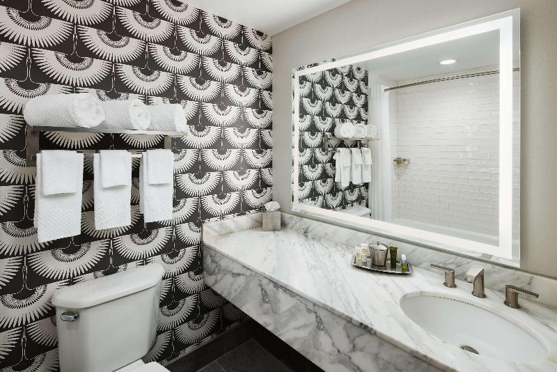 اتاق استاندارد با تخت بزرگ, The Terrace Hotel Lakeland, Tapestry Collection By Hilton