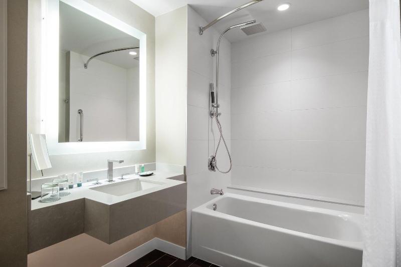 اتاق استاندارد با تخت بزرگ, The Westin Dallas Stonebriar Golf Resort & Spa