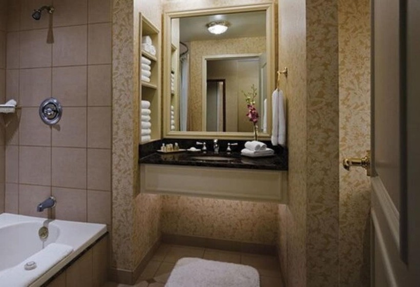 带大床的经典房间, Belterra Casino Resort