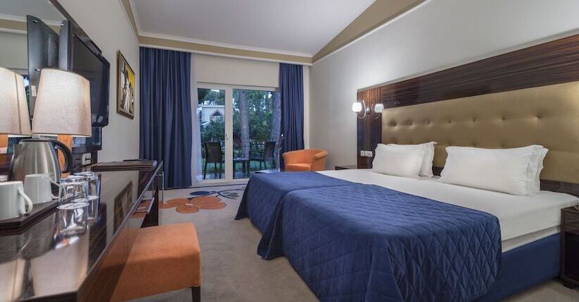اتاق کلاب, Pine Beach Belek