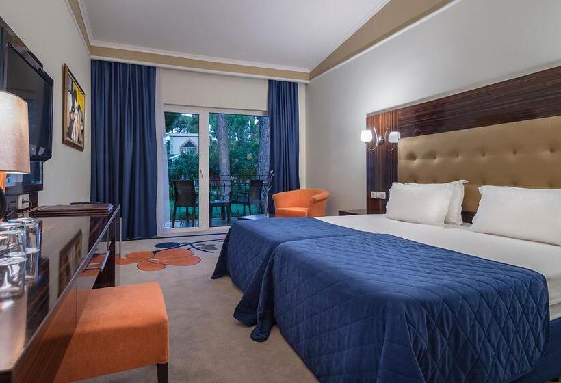 اتاق کلاب, Pine Beach Belek