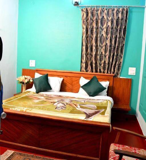 سوییت خانوادگی, Solan Retreat