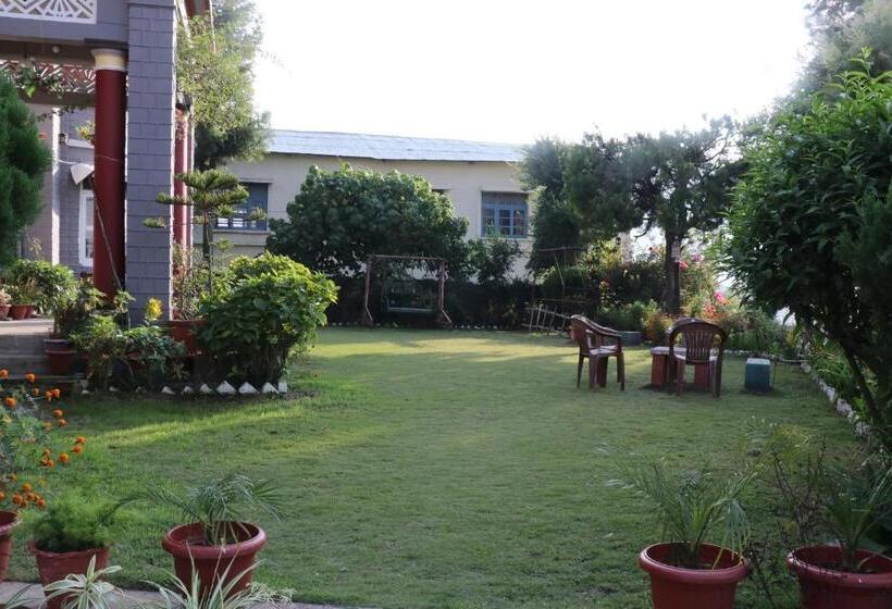 اتاق خانوادگی, Solan Retreat