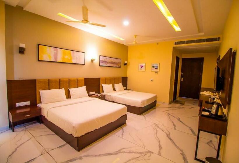 اتاق خانوادگی, The Bhagwati Resort