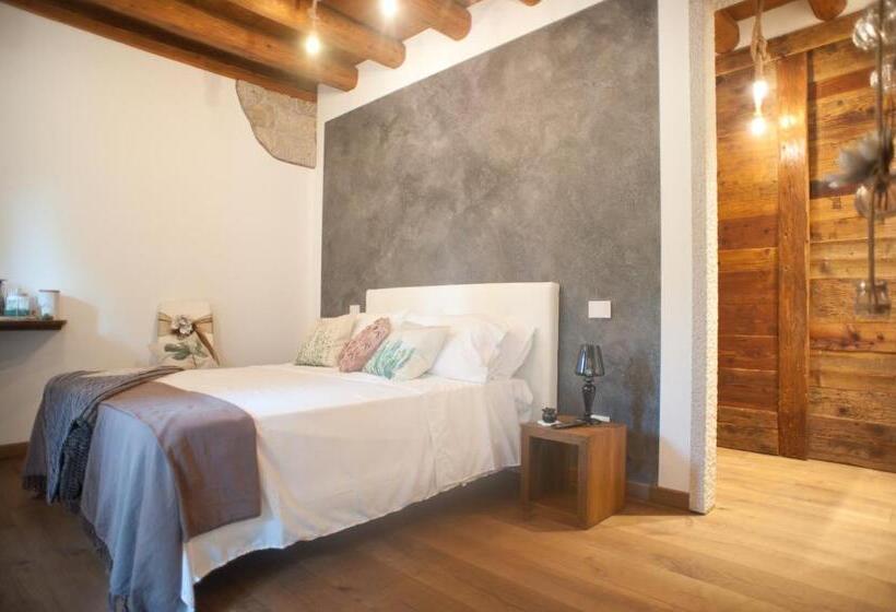 اتاق استاندارد با چشم‌انداز باغ, Agriturismo Ostrouska