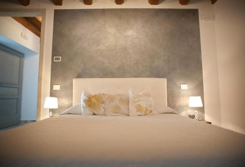 اتاق لوکس, Agriturismo Ostrouska