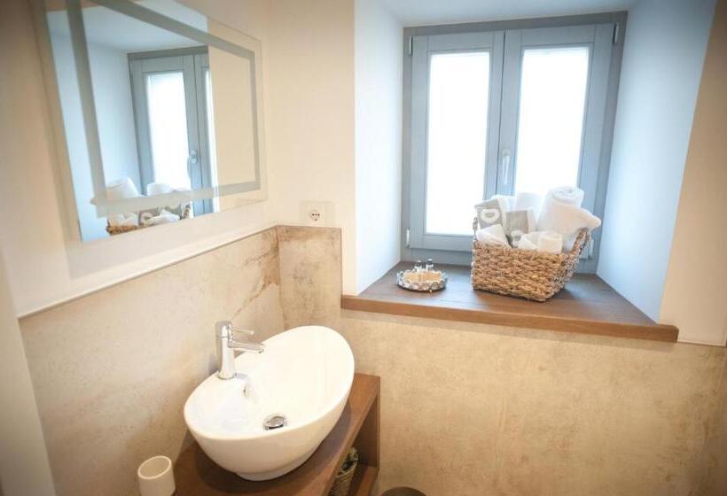 اتاق لوکس, Agriturismo Ostrouska