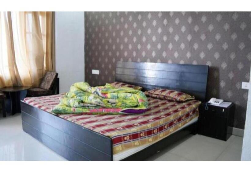 اتاق لوکس, Residential Stay In The City