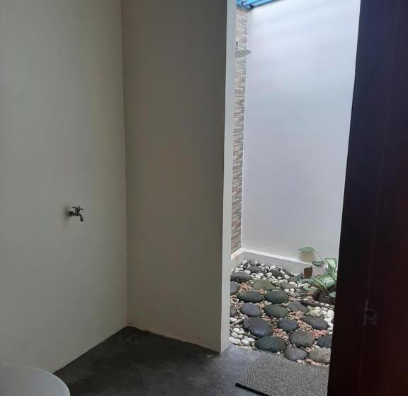 اتاق استاندارد با چشم‌انداز دریا, Kambuna Bungalow