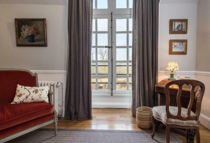 اتاق استاندارد, Château Des Grotteaux