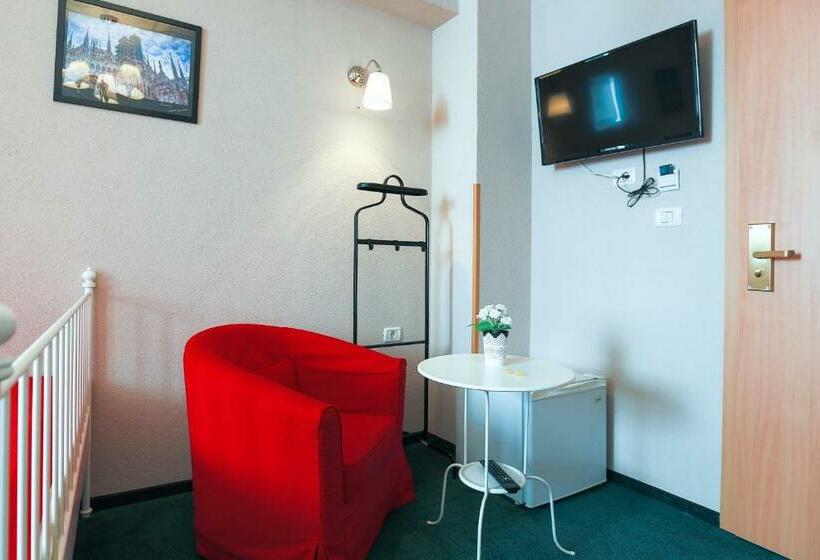 اتاق استاندارد, Artmotel & Bistro