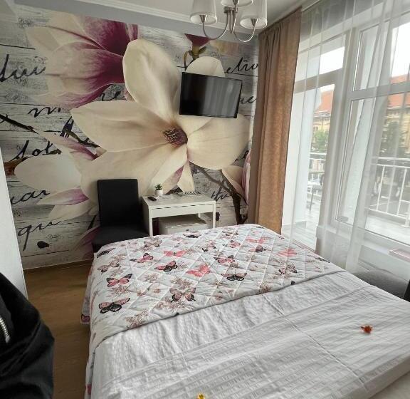 اتاق استاندارد با بالکن, Artmotel & Bistro