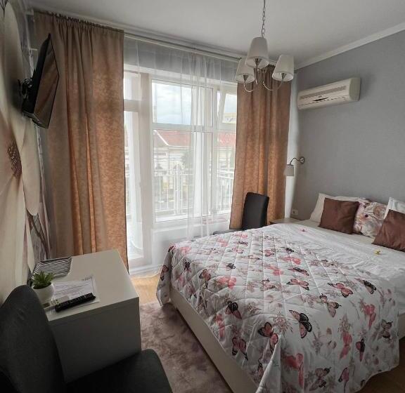اتاق استاندارد با بالکن, Artmotel & Bistro