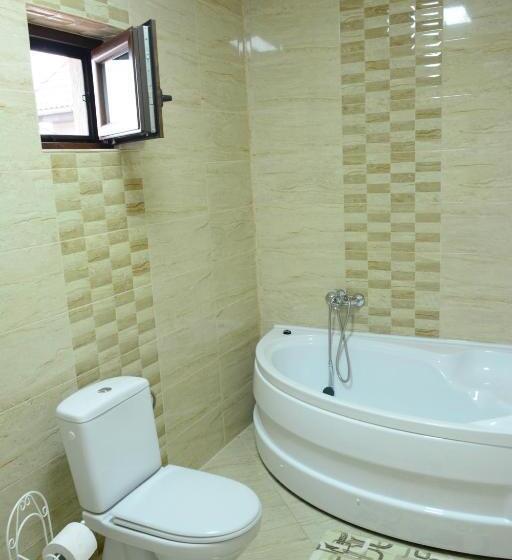 اتاق استاندارد سه نفره, Casa Alin