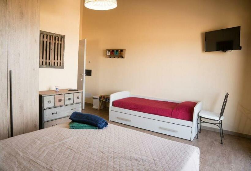 اتاق استاندارد سه نفره, Room & Breakfast Le Magie