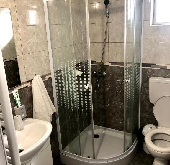 اتاق استاندارد با تخت بزرگ, Pensiunea Casa Albă