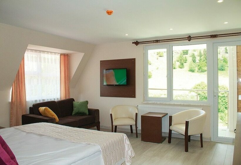 اتاق لوکس, Green Valley Savsat