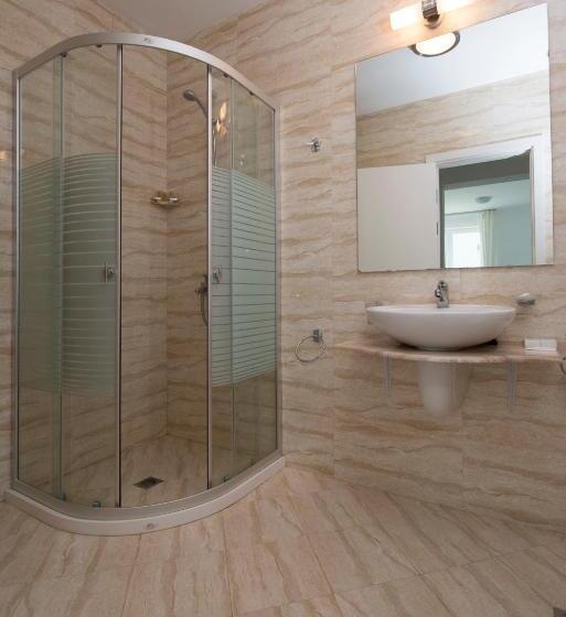 استودیوی استاندارد, Arapya Sun Resort