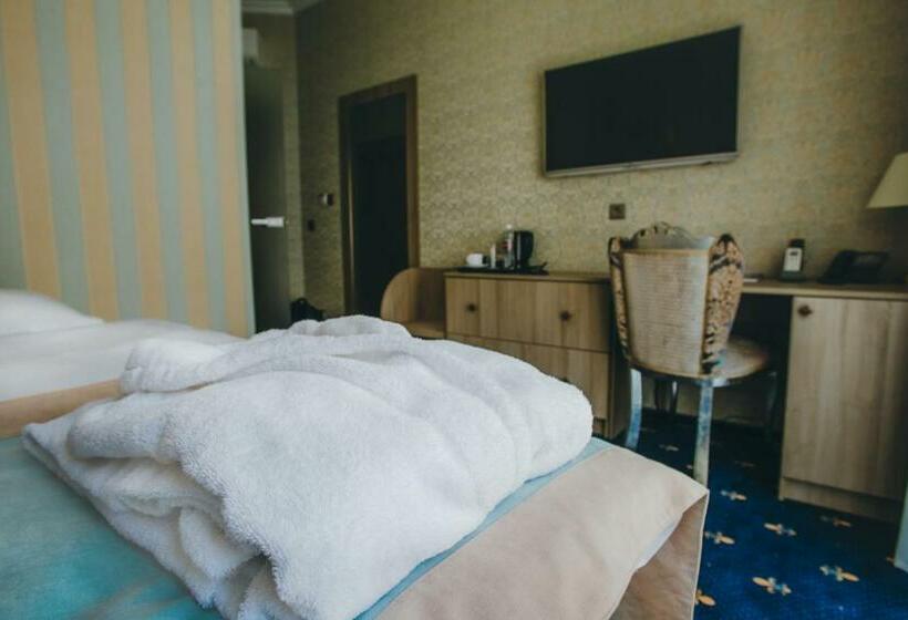 اتاق استاندارد یک نفره, Resort&spa Kamelot