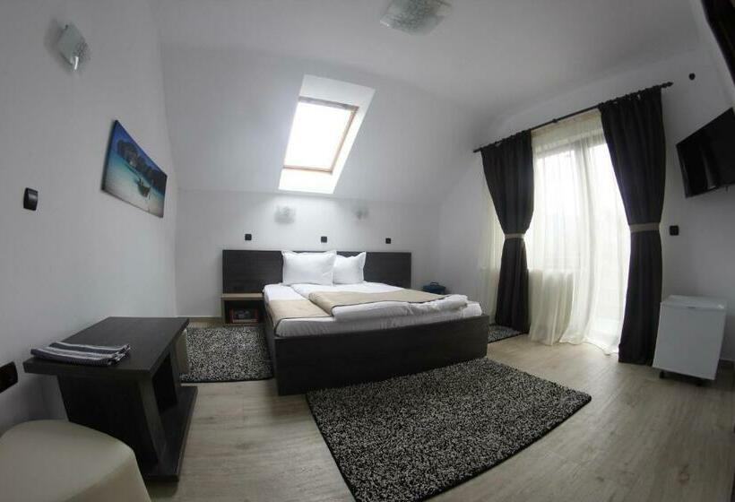 اتاق استاندارد با بالکن, Casa Laur Cu Plajă Privată