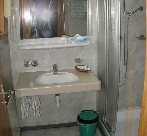 غرفة قياسية ثلاثية, Garni Traube B&b
