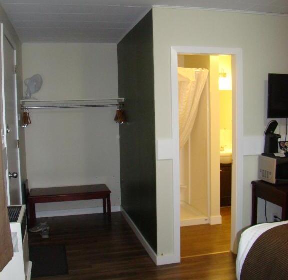 اتاق استاندارد, Paddock Inn