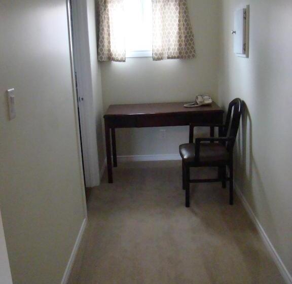 سوییت, Paddock Inn