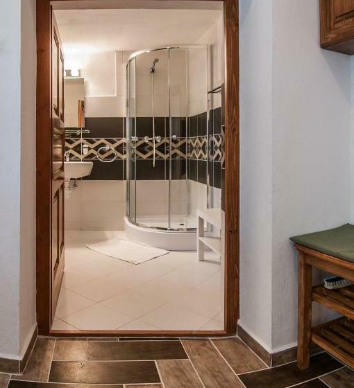 اتاق استاندارد, Zsirai Guest House