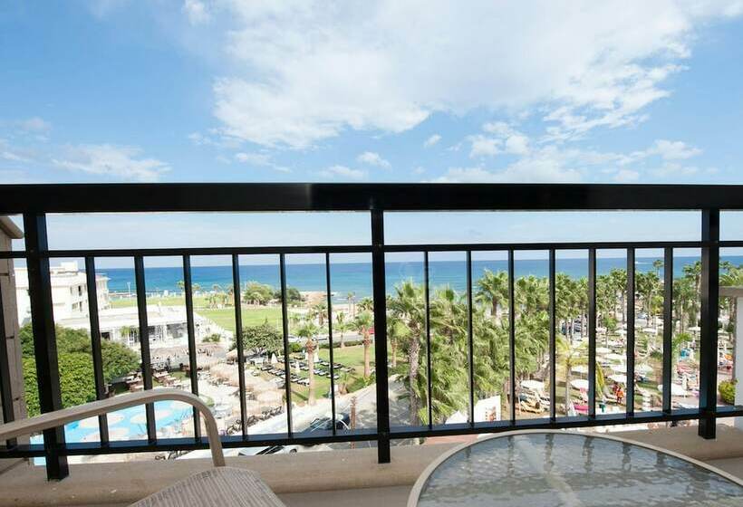 اتاق اساندارد با چشم‌انداز جانبی به دریا, Anastasia Beach Hotel