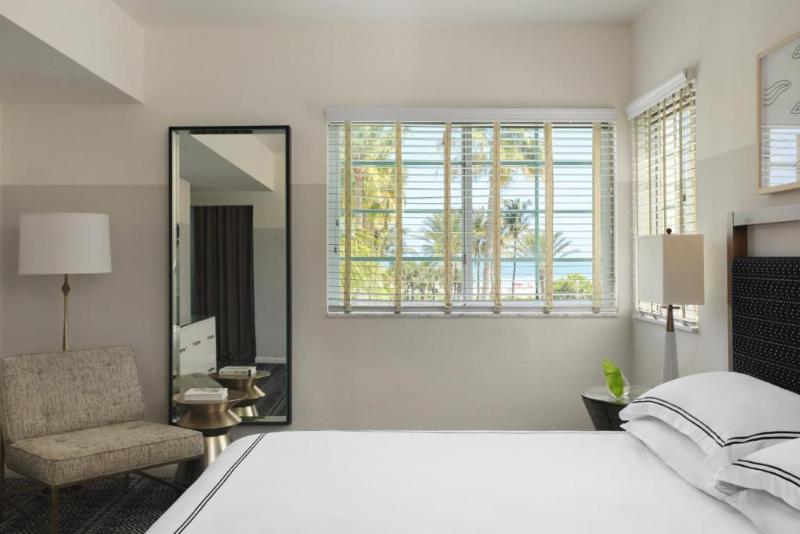 اتاق استاندارد, Azuline Hotel Pacific