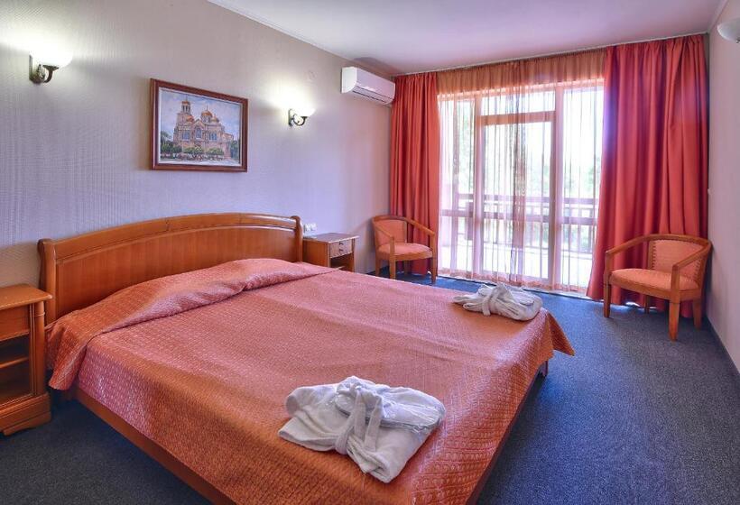 سوییت, Estreya Residence Hotel And Spa