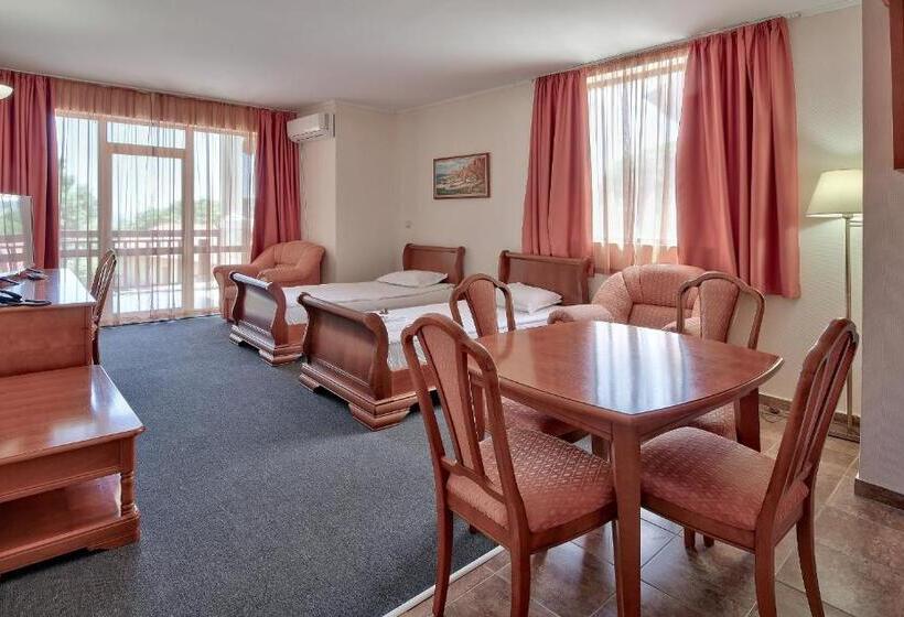 سوییت, Estreya Residence Hotel And Spa