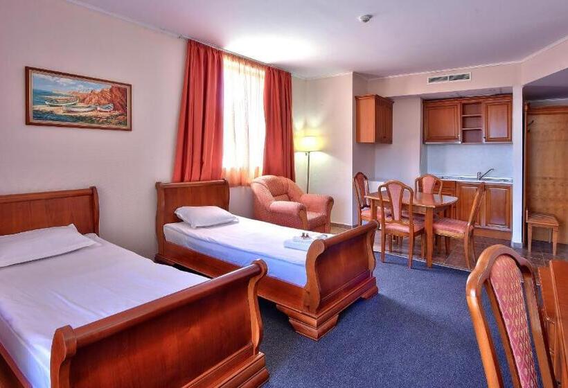سوییت, Estreya Residence Hotel And Spa