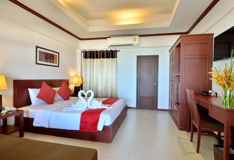 بانگلوی استاندارد, First Bungalow Beach Resort