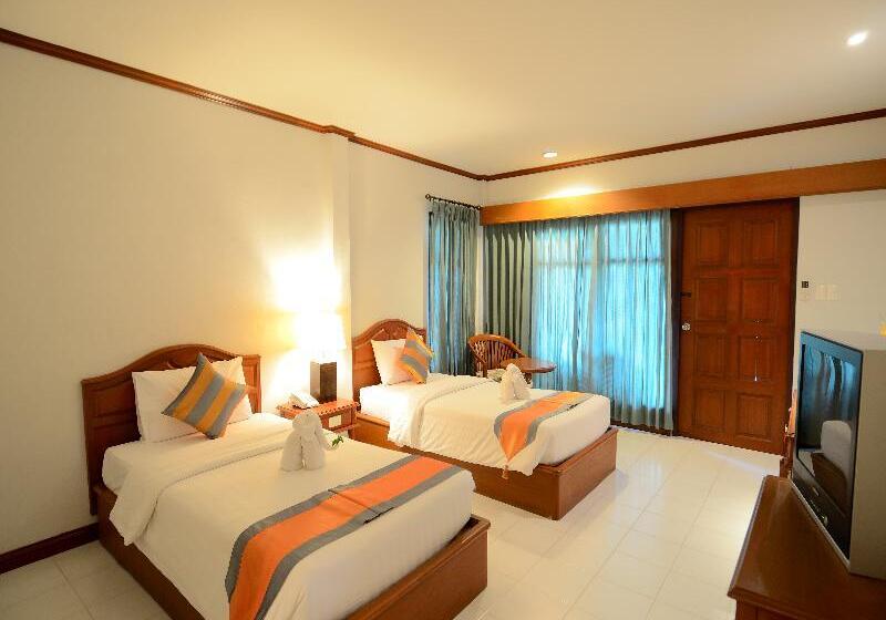 اتاق استاندارد, First Bungalow Beach Resort