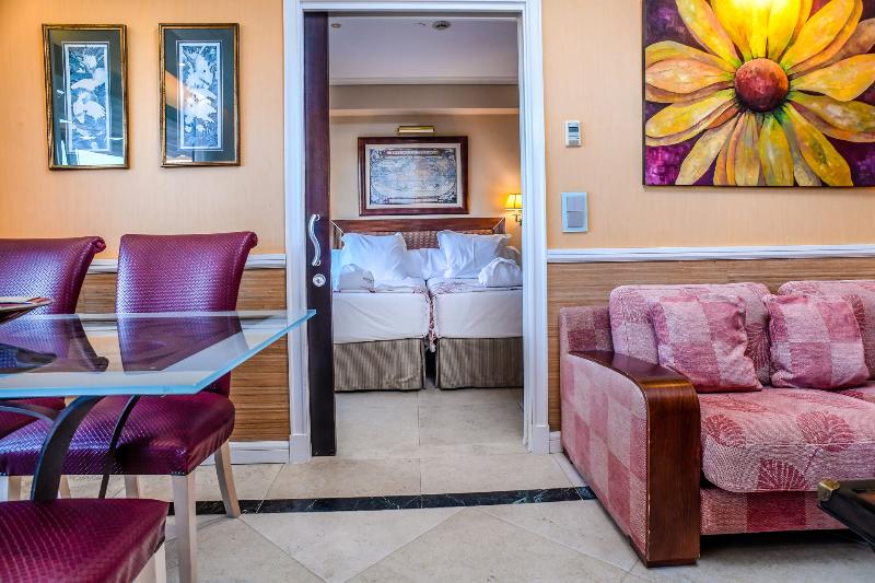 اتاق خانوادگی, Gran Hotel Guadalpín Banus