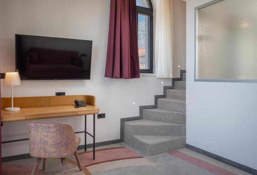 اتاق لوکس با چشم‌انداز دریا, Heritage Hotel Porin Makarska