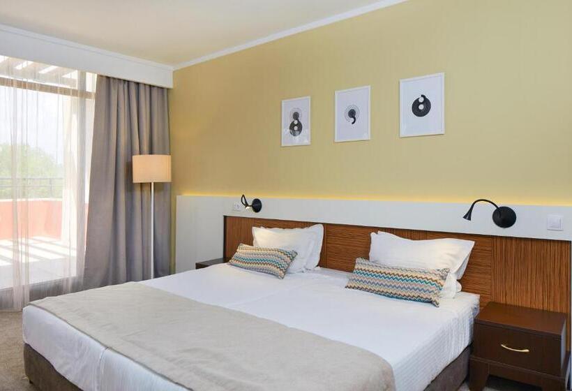 استودیو استاندارد با بالکن, Nobel Ultra All Inclusive   Free Beach Access