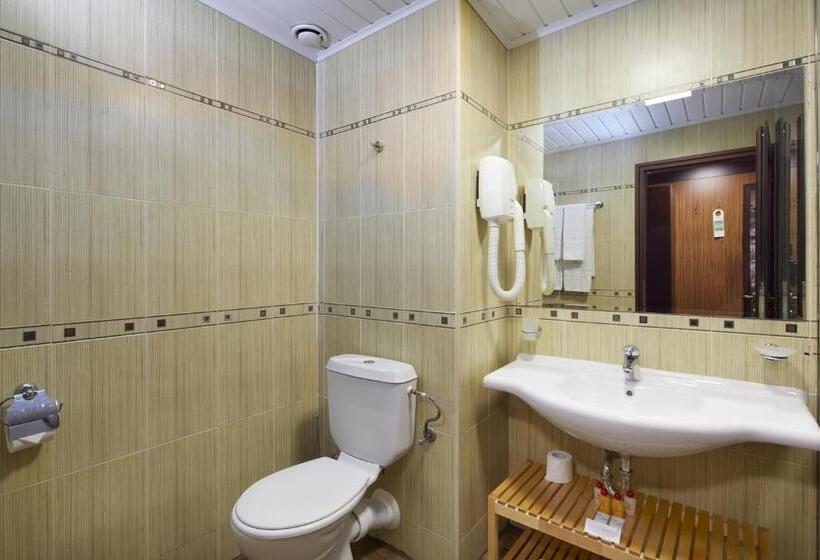 سوئیت با بالکن, Nobel Ultra All Inclusive   Free Beach Access