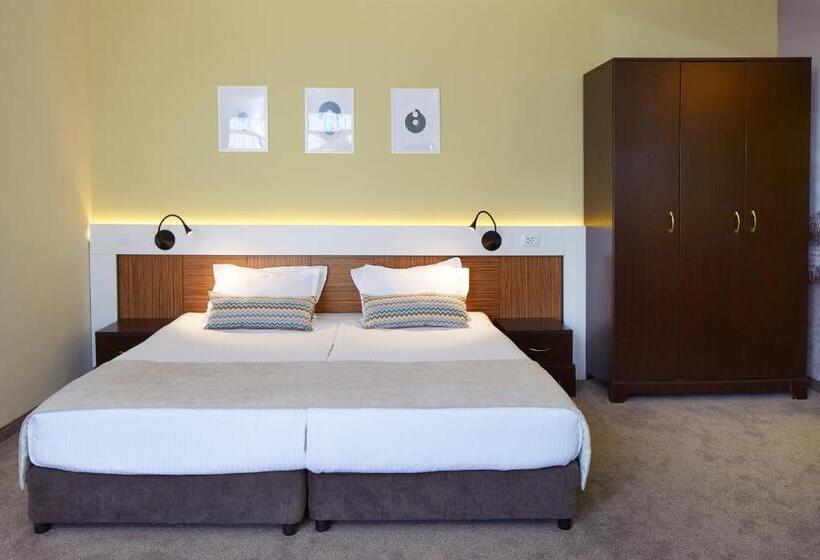 سوئیت با بالکن, Nobel Ultra All Inclusive   Free Beach Access