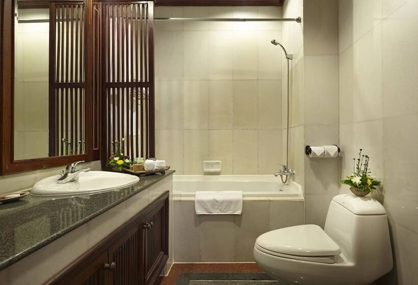 اتاق لوکس با چشم‌انداز باغ, Santi Resort & Spa