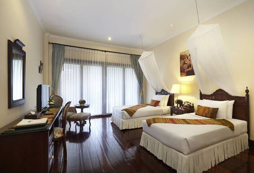 سوییت جونیور, Santi Resort & Spa