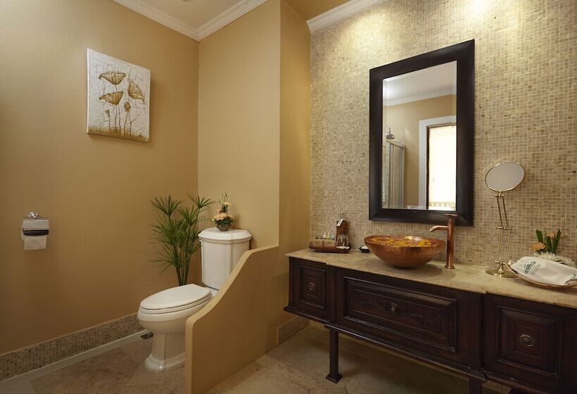 سوئیت رویال, Santi Resort & Spa